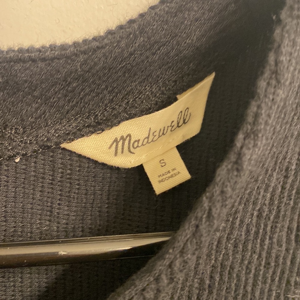 Button Back Texture And Thread Tee - image 2